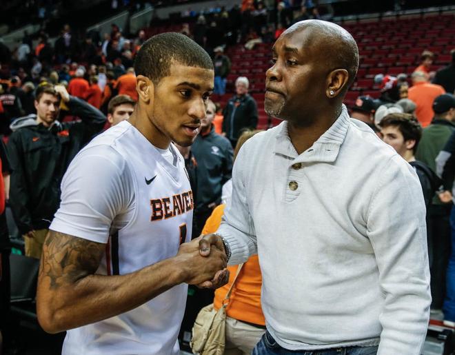 教科书式收 教科书式收