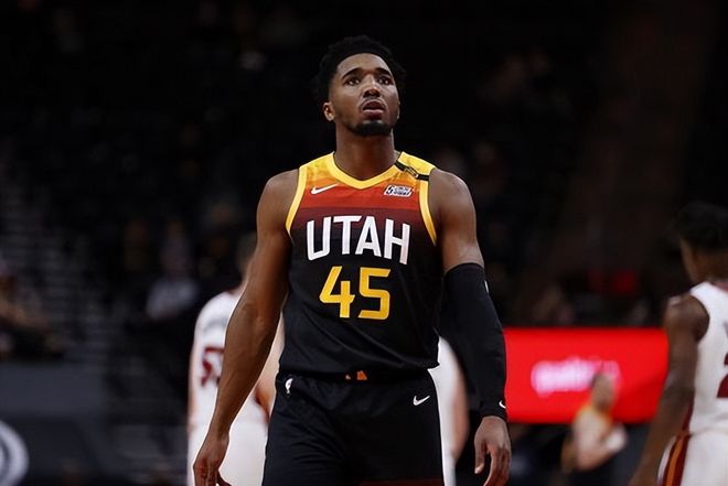 曼联拿下三 曼联拿下三