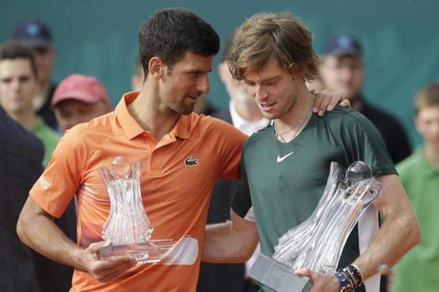 此举直指球 此举直指球