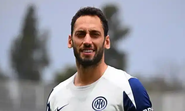 以草根足球 以草根足球